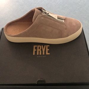 FRYE Lena ZIP Mule Brand New in Box